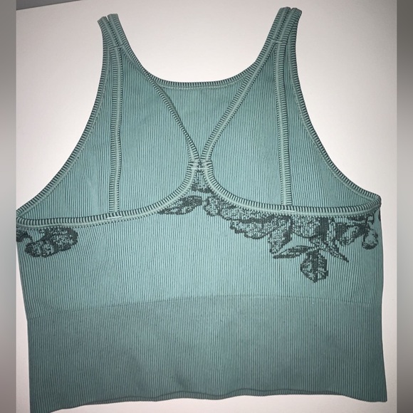 Athleta workout cropped tanktop - Picture 3 of 5